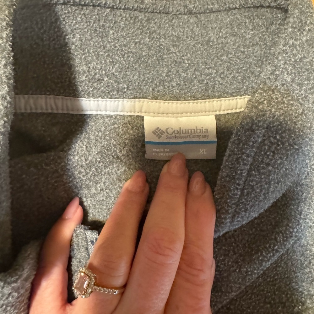 Columbia Charcoal Fleece Vest - Picture 4 of 7